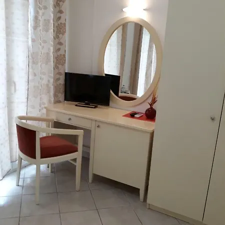 Pulades Hotel 3*