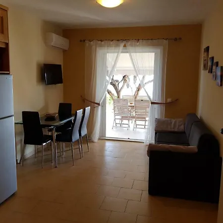 Glyfada Beachfront Housel Ab4g