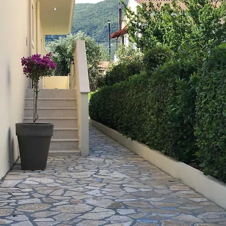 The Little Luxury * Ypsos