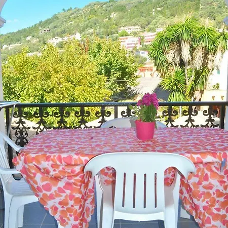Yannis On Agios Gordios In Corfu Apartment *