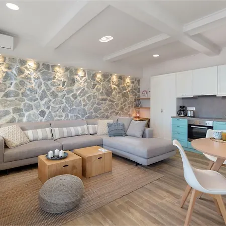 Apartment Rapanos
