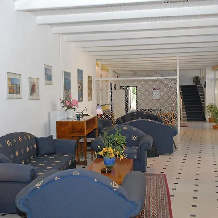 Hotel Popi Star 2*