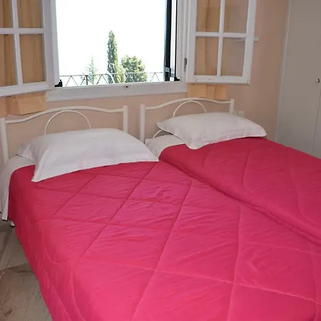 Rising Sun & Studios Benitses (Corfu)