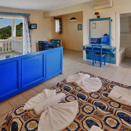 Rebecca's Village Hotel Karousades (Esperies)