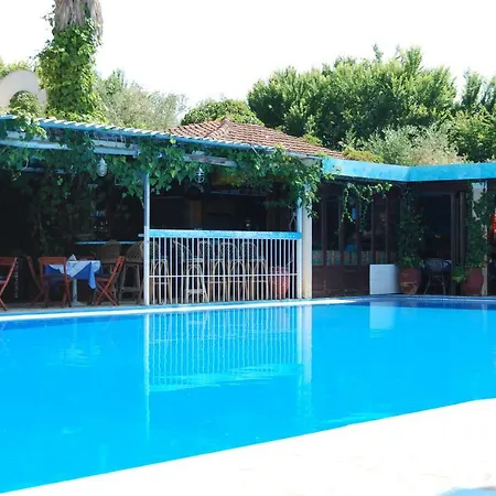 Alexandros Aparthotel *