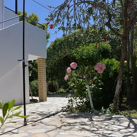 Apartment Kostas' Garden *