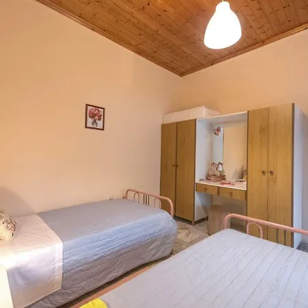 Holiday home Family With Garden & Bbq Velonades (Corfu)