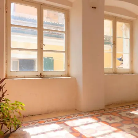 Apartment Elegant Old Town By Nadiona