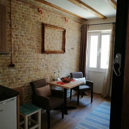 Old Town Studio Apartment