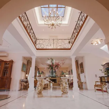 Ellania Villa