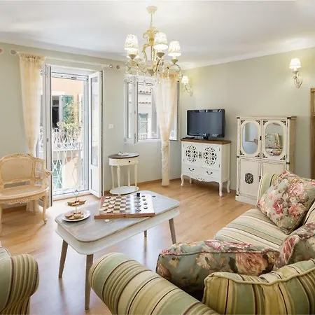 Alexandra's House Apartment *