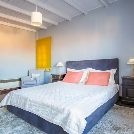 Apartment Moraiti House