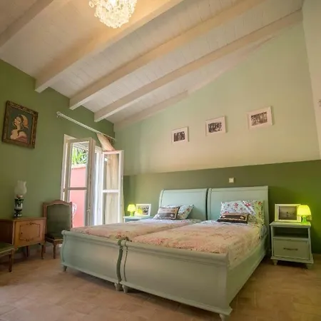 Nitsa Villa *