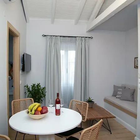 Foxnest Rest Corfu Apartment
