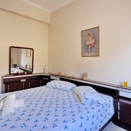 Lotza House Kynopiastai