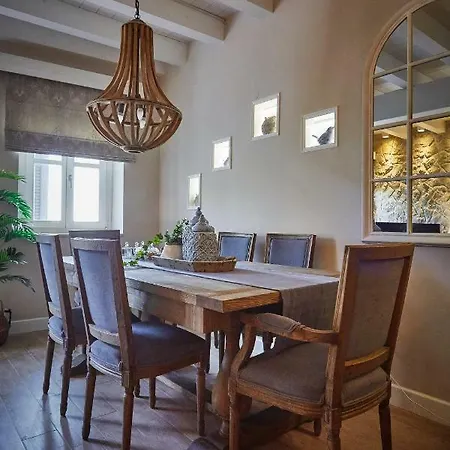 Lianelia Luxury Holiday home *