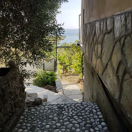 Bohali's House Holiday home Sinarades