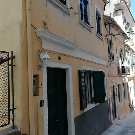 C & A House Apartment *