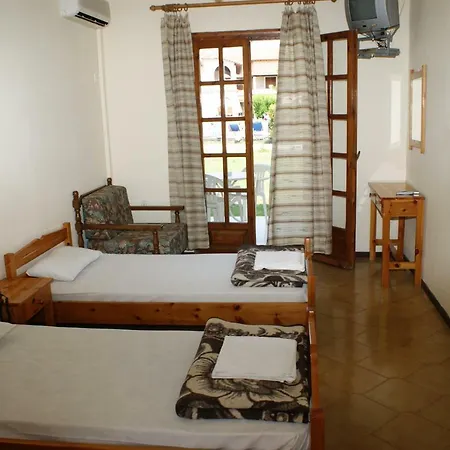 Kamari Aparthotel