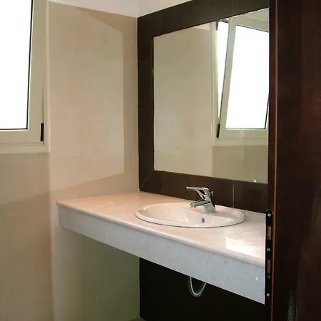 Kamari Aparthotel *