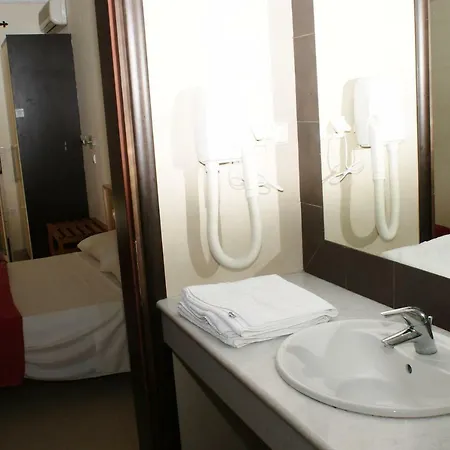 Aparthotel Kamari *