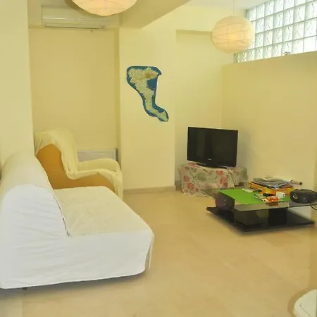 Lemoni Inn *