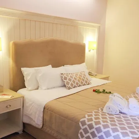 Art Debono Hotel
