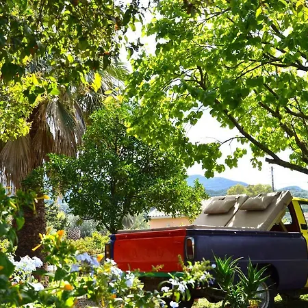 Kostas' Garden Apartment