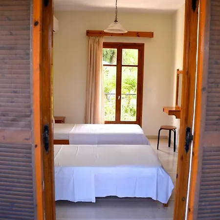 Kostas' Garden Apartment