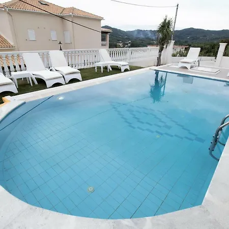 De La Agios Stefanos Avliotes (Corfu)