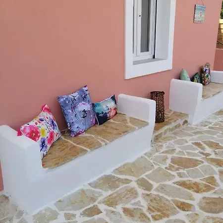 Olive Grove Deluxe Holiday home *