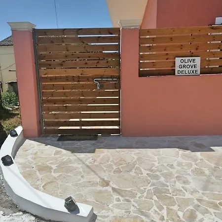 Olive Grove Deluxe Holiday home Agnitsini