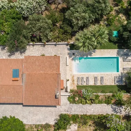 Ionian Garden - Pietra Benitses (Corfu)