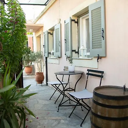 Foxnest Rest Corfu * Kanali (Corfu)