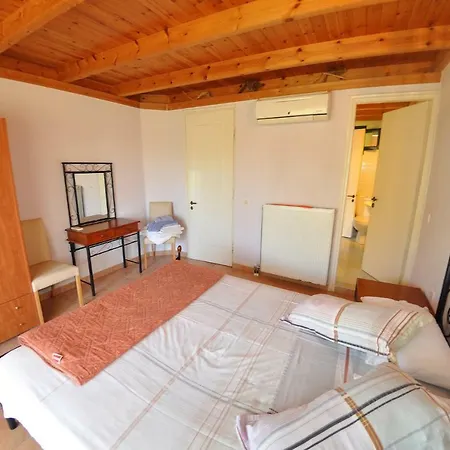 Apartment Byronas *