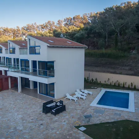 Villa Jackson Mpoukaris
