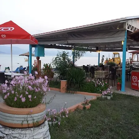 Nikolas Club