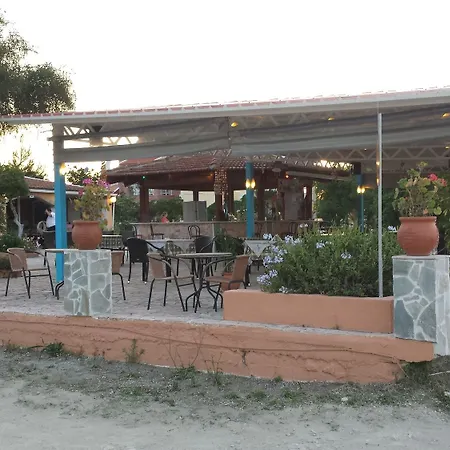 Nikolas Club 2* Kávos