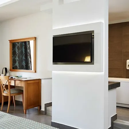 Sentido Apollo Palace Mesongí