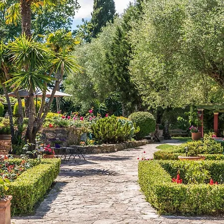 Triklino Estate
