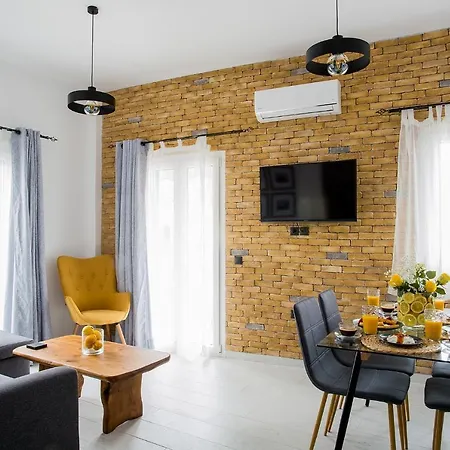Deluxe Town Hall Square Flat In Historical Center 3