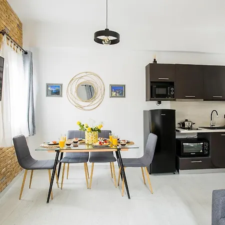 Deluxe Town Hall Square Flat In Historical Center 3 * Corfu (city)