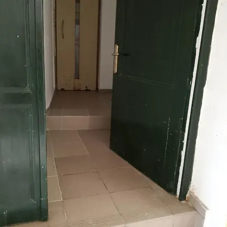Apartment Dora's 1 *