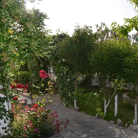 Apartment Kostas' Garden Roda (Corfu)