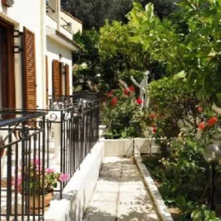 Anna Apartment *
