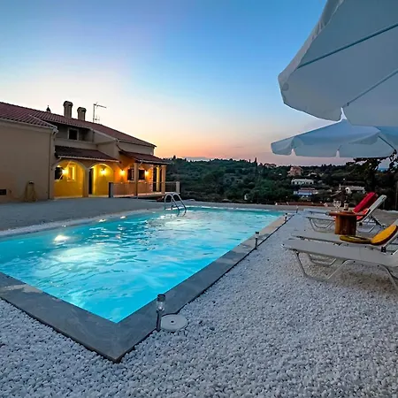 Pool Daze Holiday Holiday home Varypatades