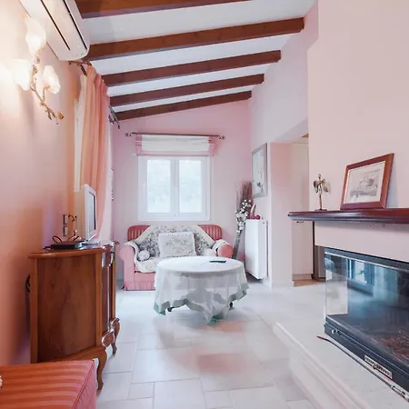 Ellania Villa Kontokali