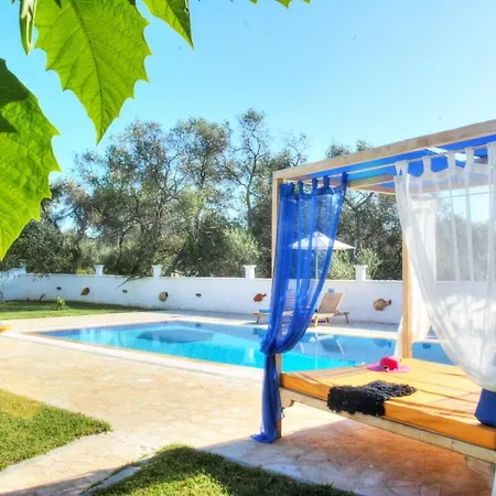 Villa Prasoudi Villa *
