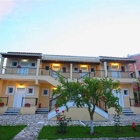 Zefiros Aparthotel 3*