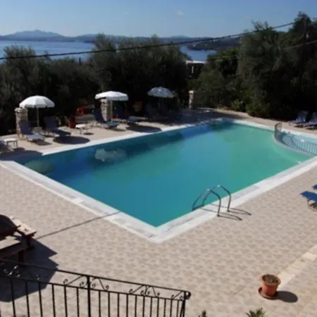 Crystal Blue Hotel, 3*